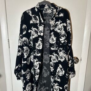 Tahari women’s 2x / 3x Black and White Floral Blazer with pockets so soft